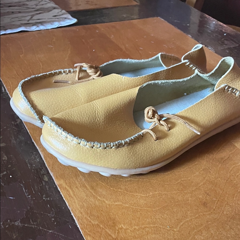 100% Leather Yellow Leather Flats, size 9.5